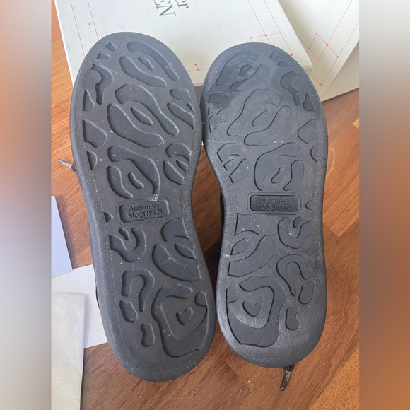 Alexander McQueen sneakers size 40 EU - Picture 8 of 11